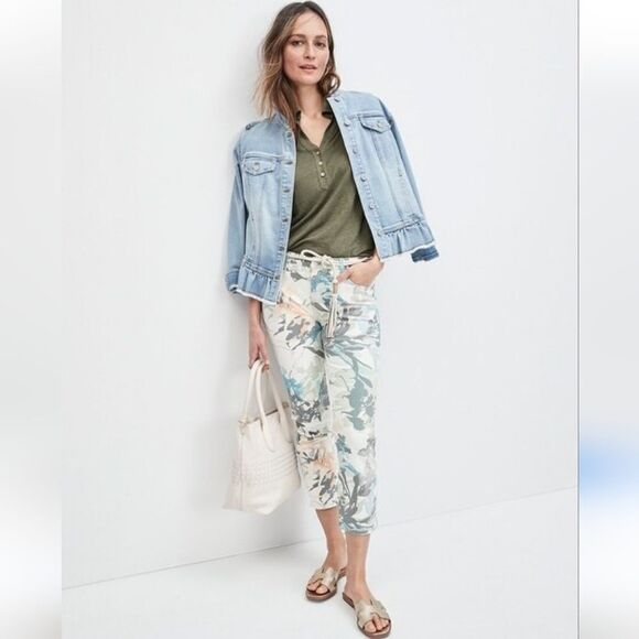 So Slimming™ Girlfriend™ Floral Crops Capri pants - Picture 1 of 8